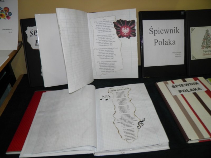 Wystawa - Śpiewniki Partiotyczne